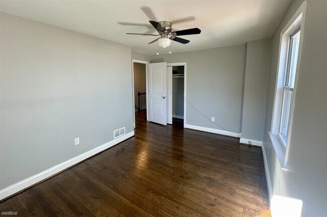 Building Photo - 3 br, 2 bath Townhome - 837 Bosley Avenue