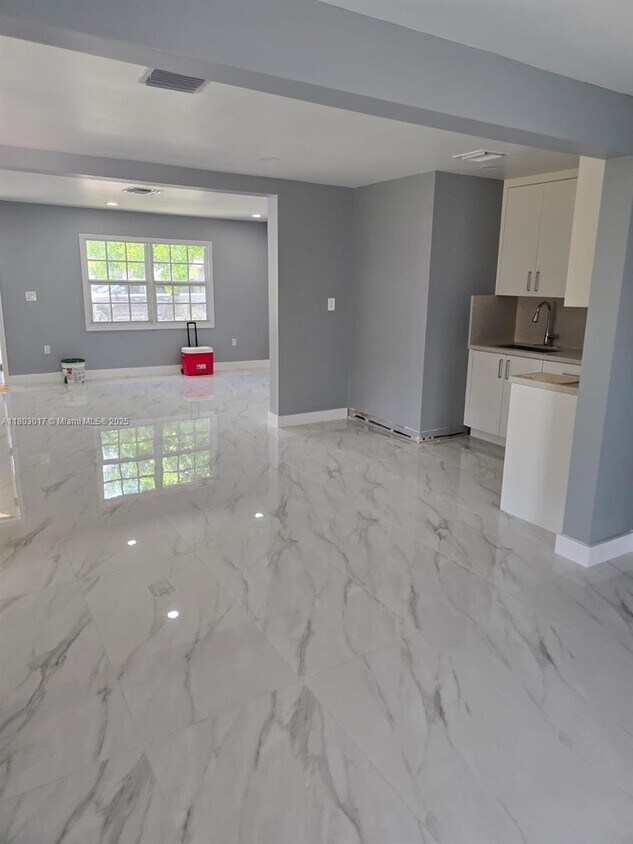 Foto principal - 744 NW 137th St