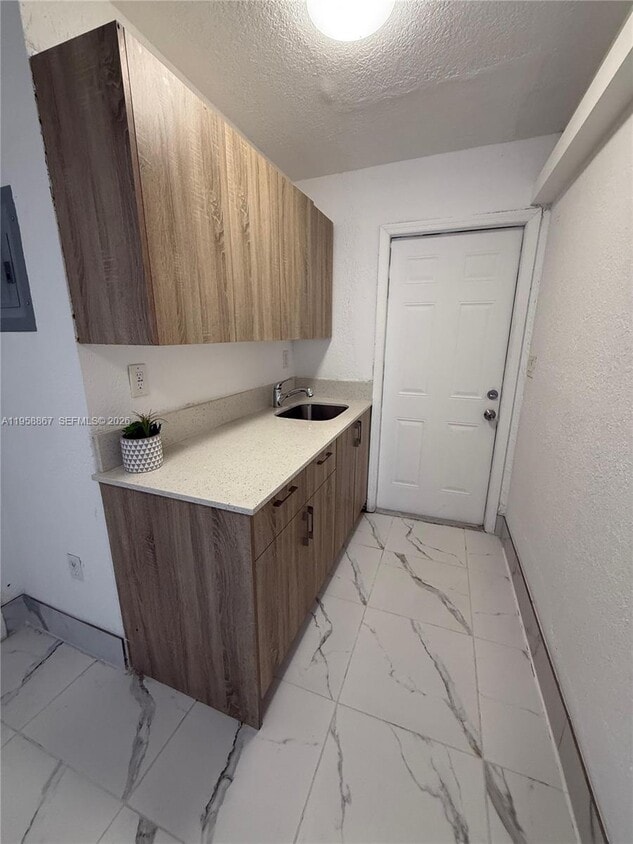 Building Photo - 1652 Madison St