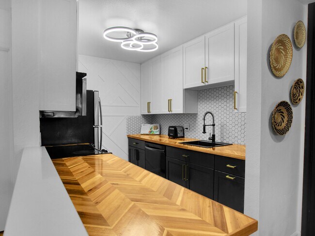 Foto del edificio - 6314 Friars Rd