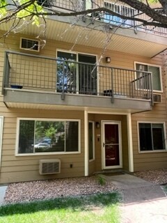 Foto del edificio - 2260 Ridge Dr