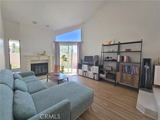Foto del edificio - 447 Deerfield Ave