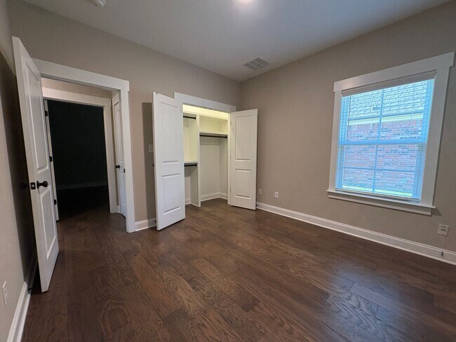 Foto del edificio - 7291 Crosswinds Blvd
