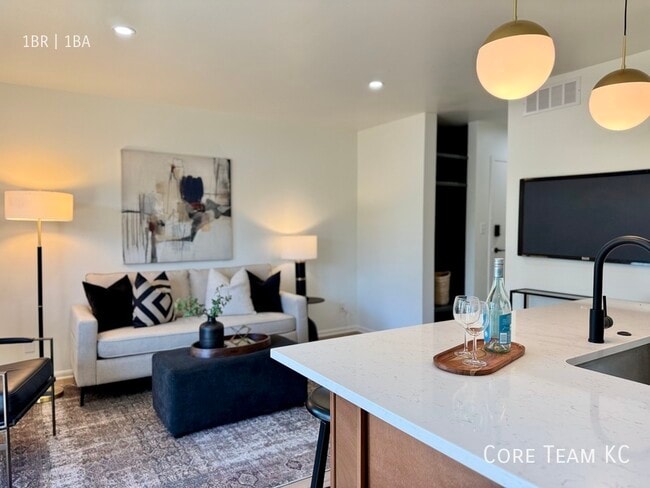 Building Photo - 4203 SW Trafficway