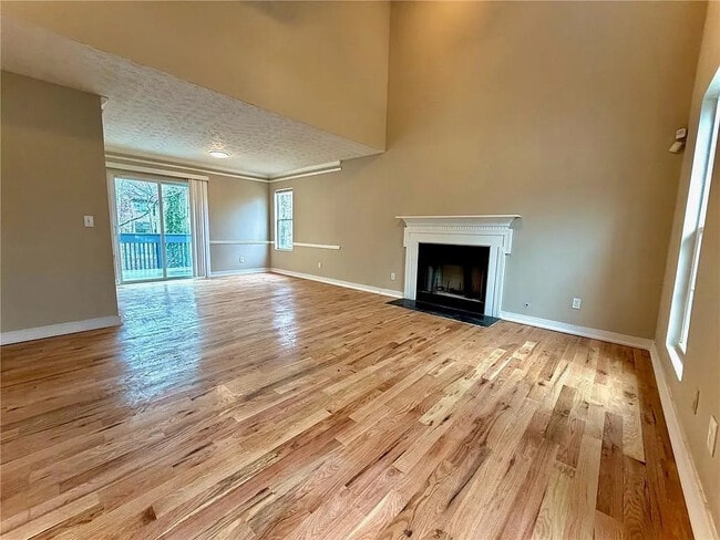 Building Photo - Room in House on Windsor Downs Ln