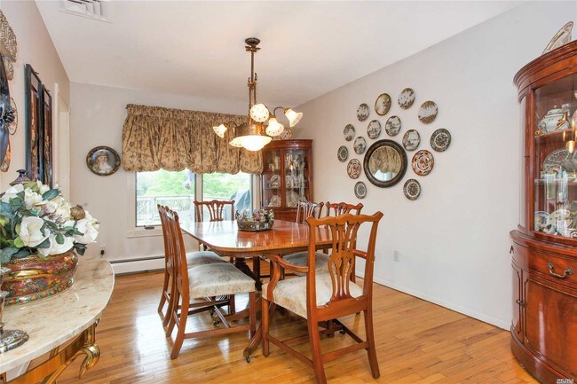 Building Photo - 3147 Monterey Dr