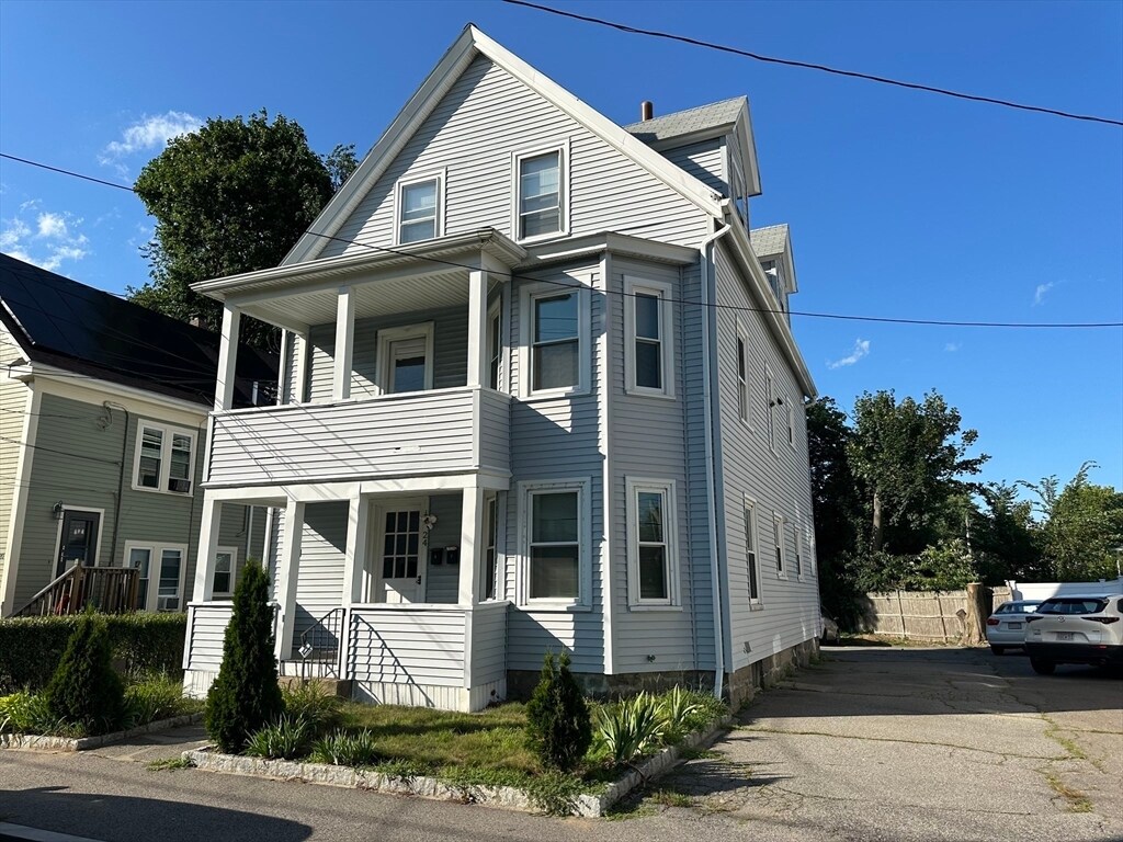 Primary Photo - 24 Moore St
