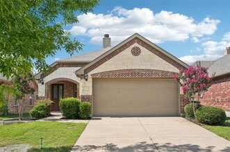 Building Photo - 15937 Alvarado Dr