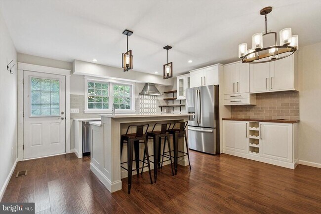 Foto del edificio - 284 Parker Ave