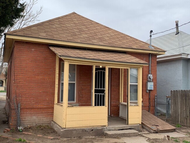 Building Photo - Ranch Style 2 Bed 1 Bath in Pueblo!