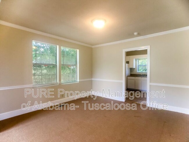 Building Photo - 413 26th Avenue E