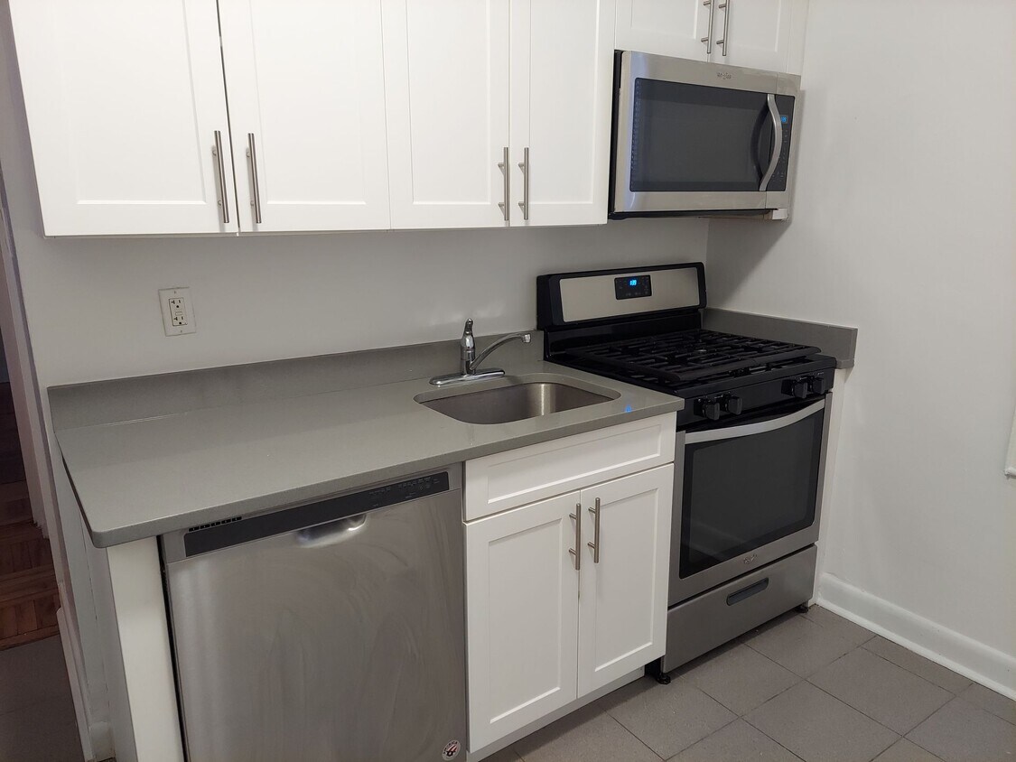 Primary Photo - 134-20 87th Ave