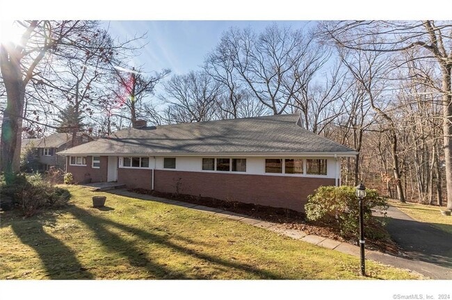 Building Photo - 466 Hollydale Rd