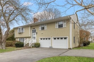 Building Photo - 384 Valley Rd