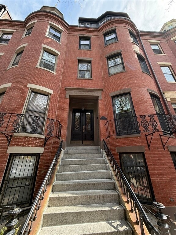 Foto del edificio - 77 Waltham St