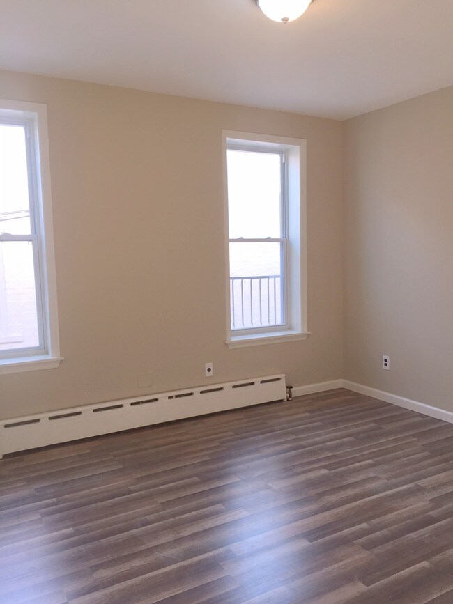 Foto del edificio - 1569 W 9th St