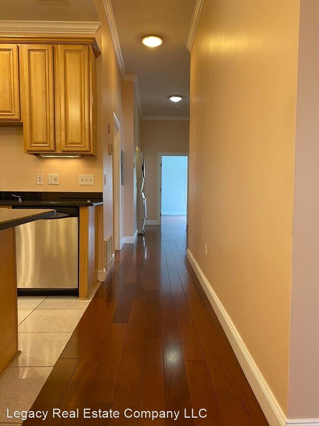 Foto del edificio - 387-389 Angell St