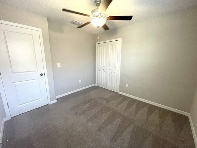 Foto del edificio - 15537 Miller Creek Dr