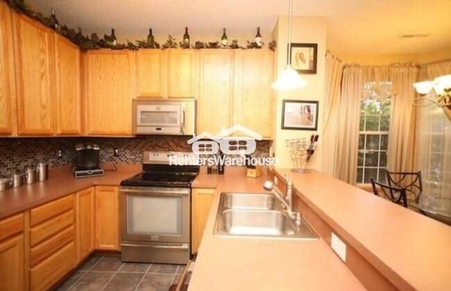 Building Photo - 3029 Hemingway Tr
