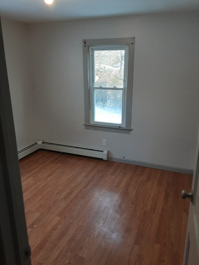 Building Photo - 32 Highland Dr