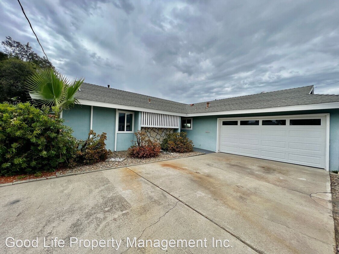 Primary Photo - 3 br, 2 bath House - 8765 Lake Ashmere Dr