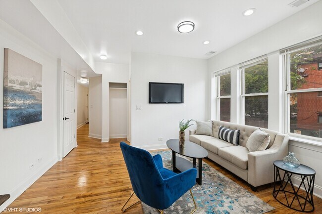 Foto del edificio - 3849 W Ainslie St