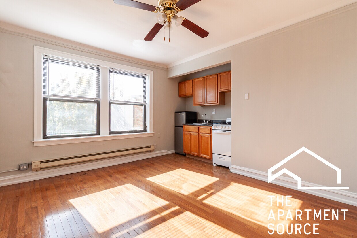 Foto principal - 4546 N Damen Ave