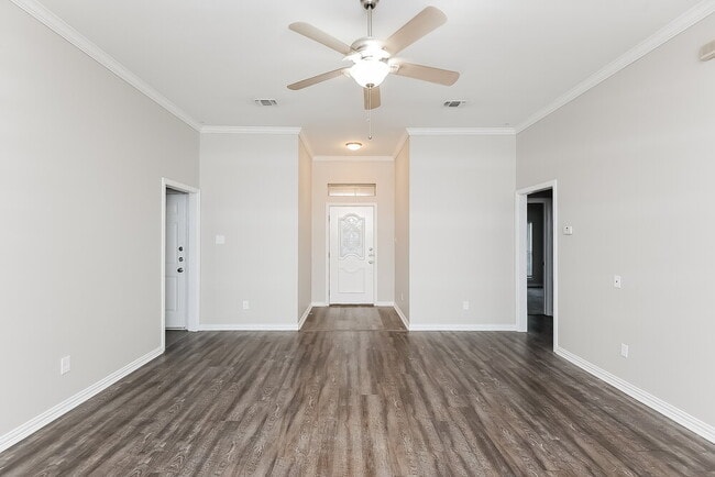 Building Photo - 1105 Brookhaven Dr