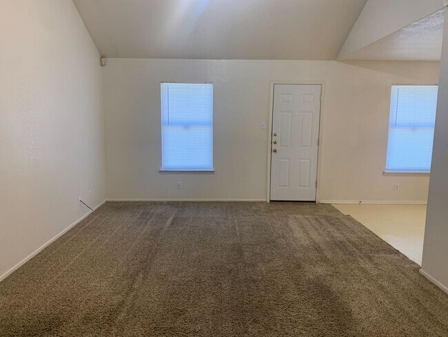Foto del edificio - 3 Bdrm 1.5 Bath 1 Car Garage