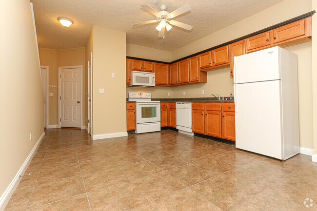 2BR, 2BA - 1,300 SF Townhouse - Kitchen - Pin Oak Villas