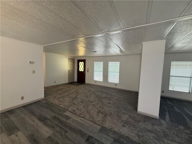 Foto del edificio - 2275 Lass Ave