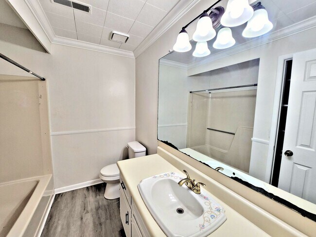 Building Photo - (AVI-1) 1608 O'rorke Ln