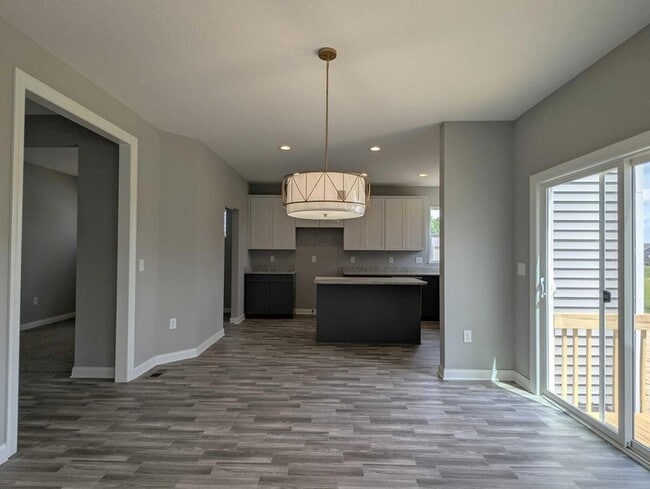 Building Photo - 7301 Aster Wy