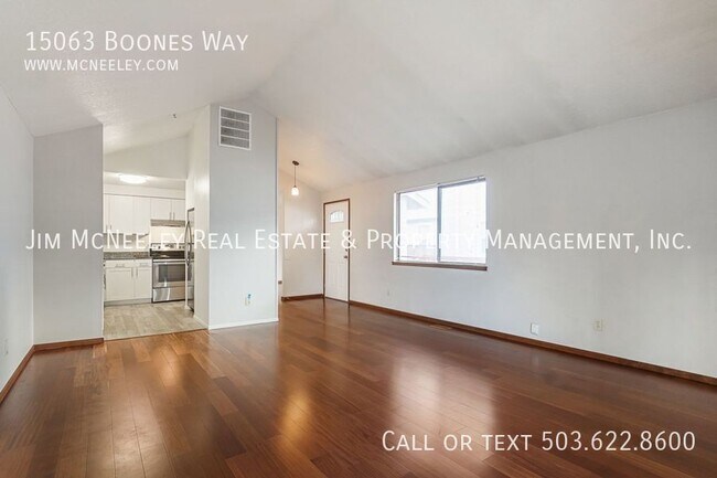 Foto del edificio - 15063 Boones Way