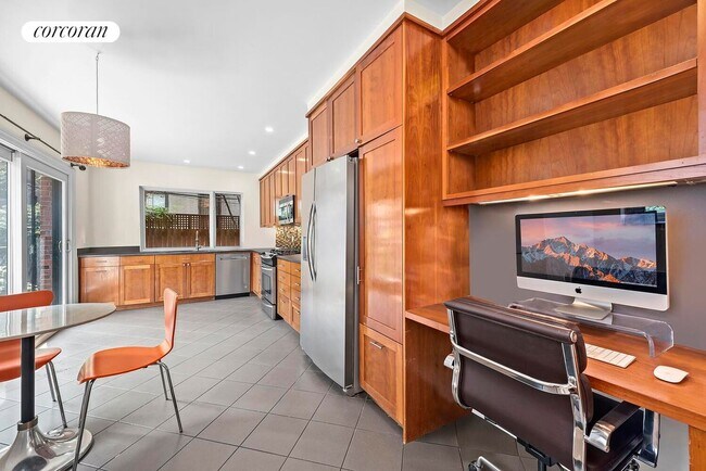 Foto del edificio - 592 3rd St