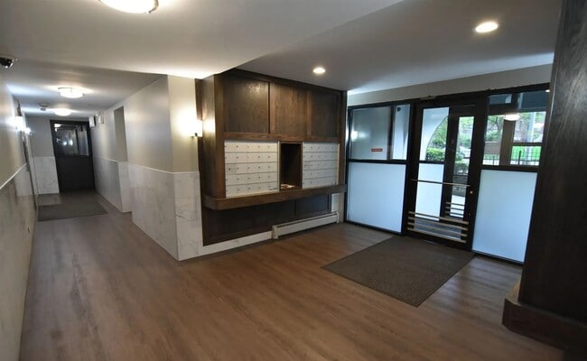 Entry Lobby - 6954 Sheridan
