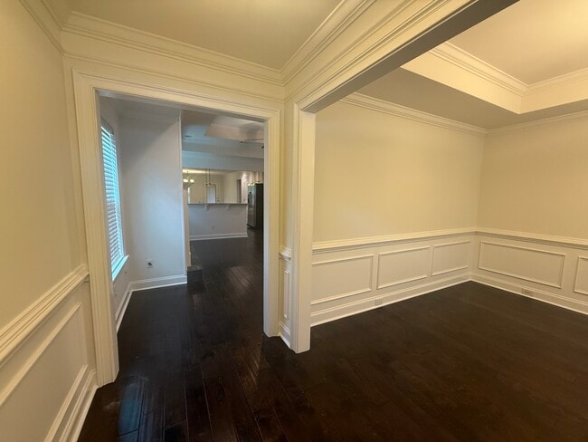 Building Photo - 2423 Deer Run Ct