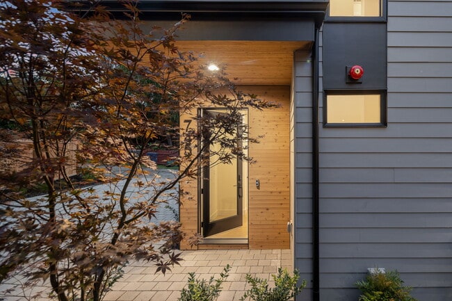 Foto del edificio - 745 17th Ave W