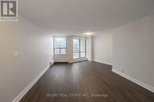 Building Photo - 75 Eastdale Ave