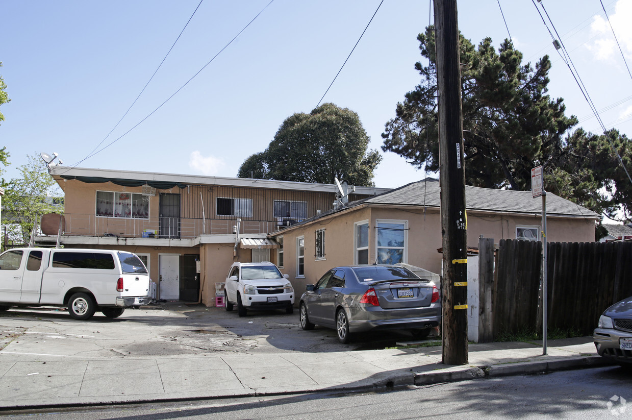 Primary Photo - 861 Moorpark St