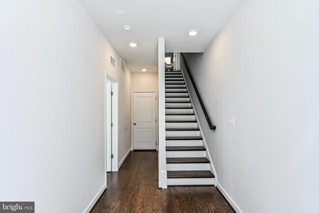 Foto del edificio - 4388 Fair Lakes Ct