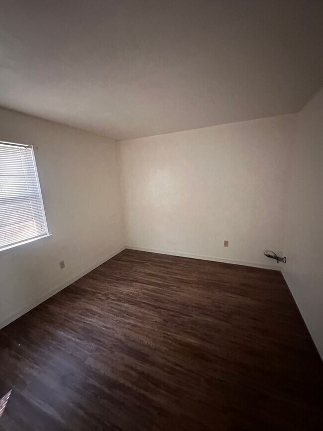 Building Photo - 2979 Woodrich Dr