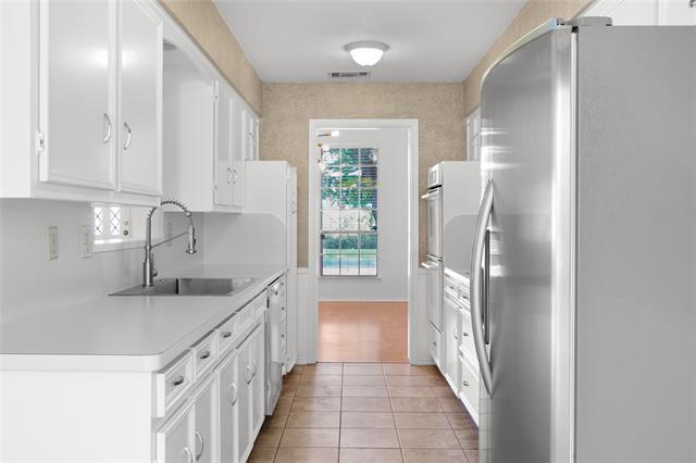 Foto del edificio - 9702 Summerhill Ln