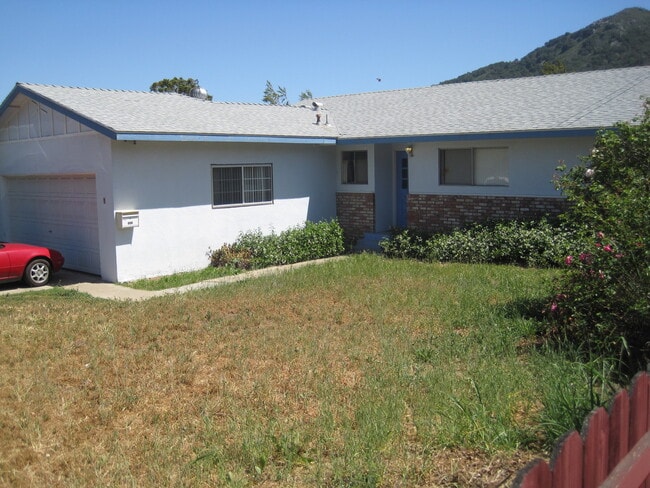 Building Photo - 4 bed 3 baths!  House ideally located close to campus, shopping, Bishop Peak