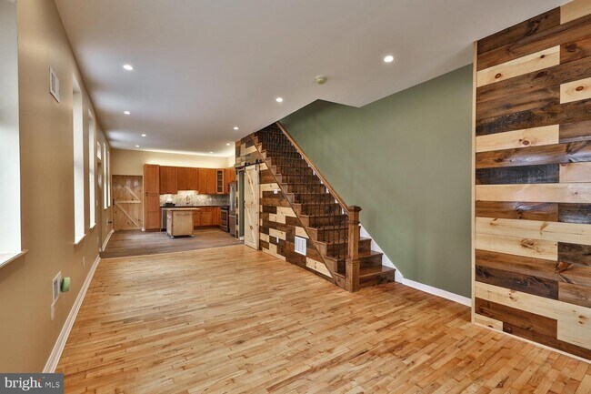 Building Photo - 212 McKean St