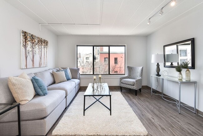 Interior Photo - Oliver & Wendell Apartments
