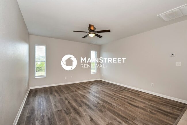 Building Photo - 3 Bedroom Pet-Friendly Home in Lehigh Acre...