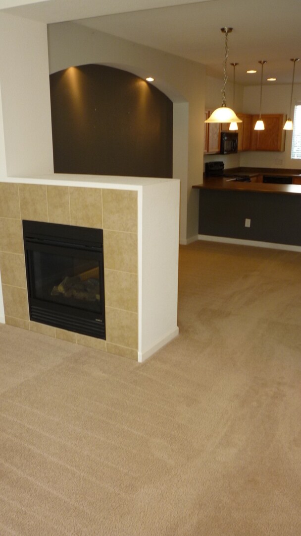 Building Photo - Gorgeous Townhome!!! - MUST SEE!!!!