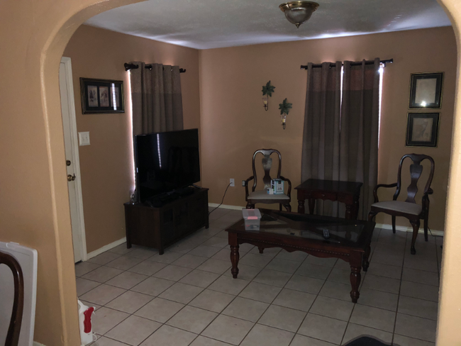 Building Photo - 279 Caddo
