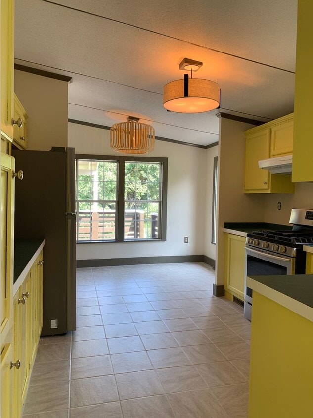 Primary Photo - Beautiful Renovated House on Private Count...